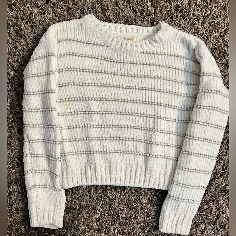 💕Bundle of 5 for $15 💕Forever 21 girls white with grey glitter stripes sweater